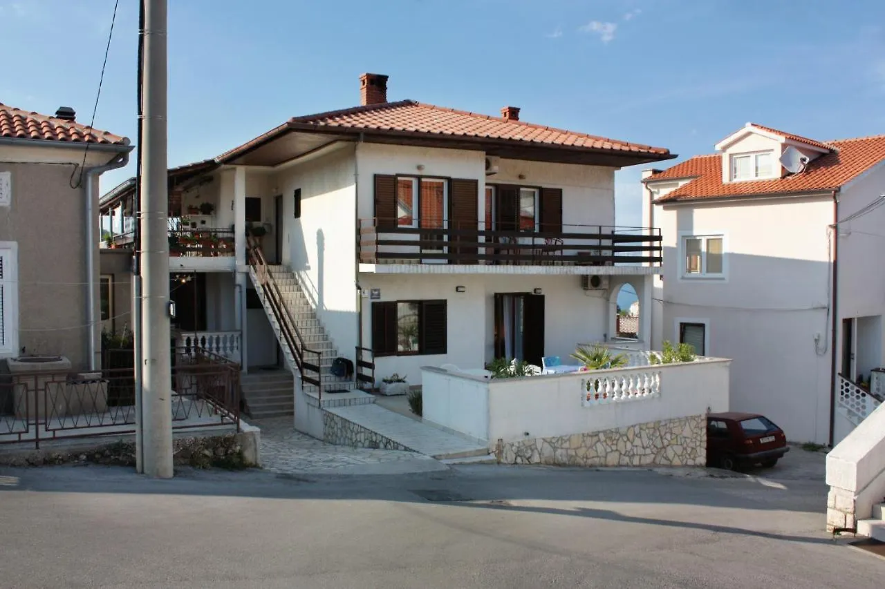 Double Room Vrbnik 5301B